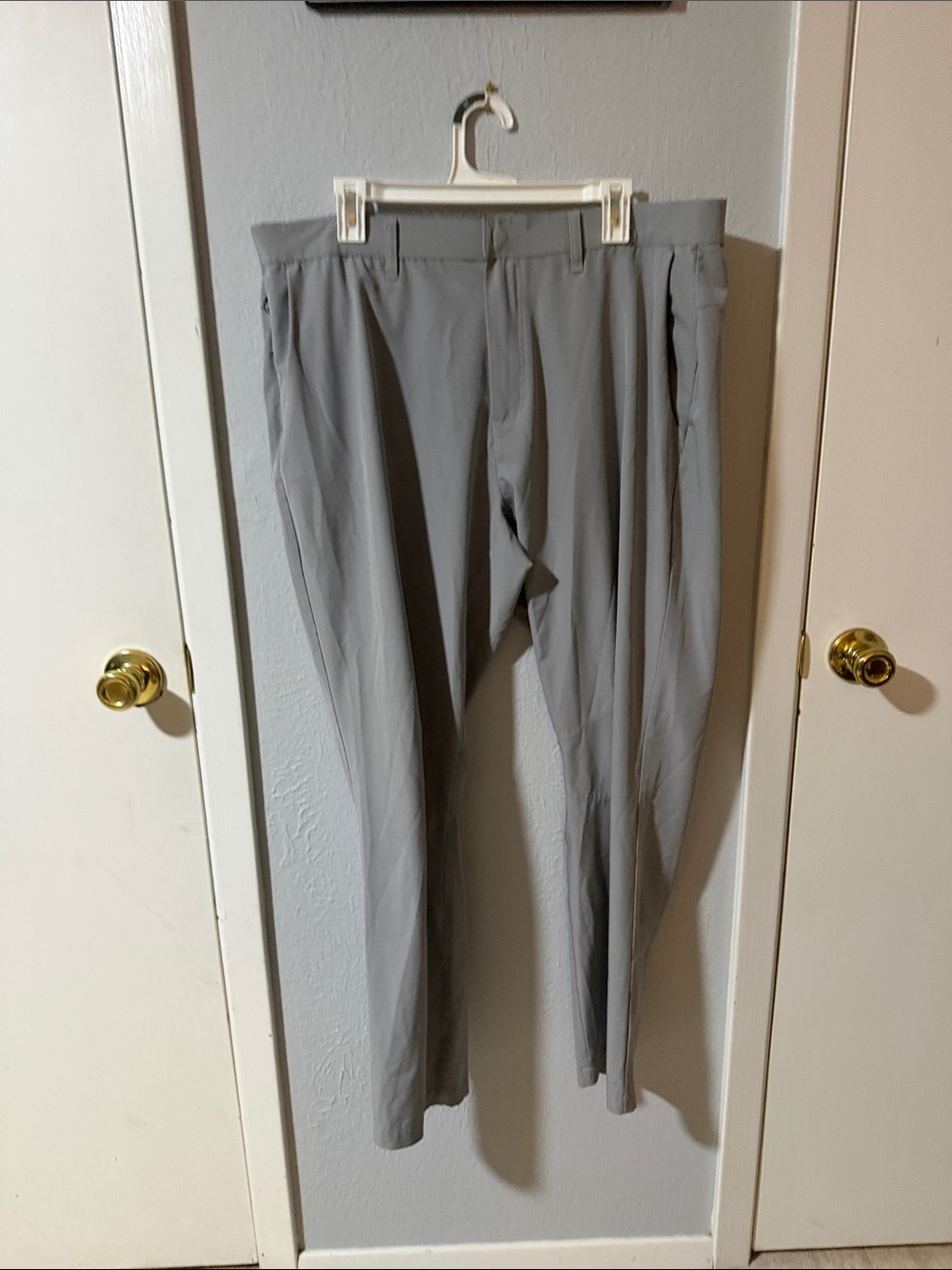 Fabletics Men's Light Gray Dress Pants